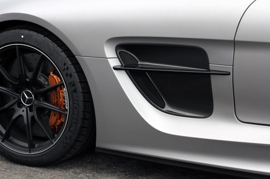  Mercedes-Benz SLS AMG Black Series 2014 года  (фото 46 из 84)
